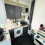 Cosy A 1mn De La * فينوف لوبيه